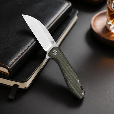 How to Sharpen a Pocket Knife With a Stone?